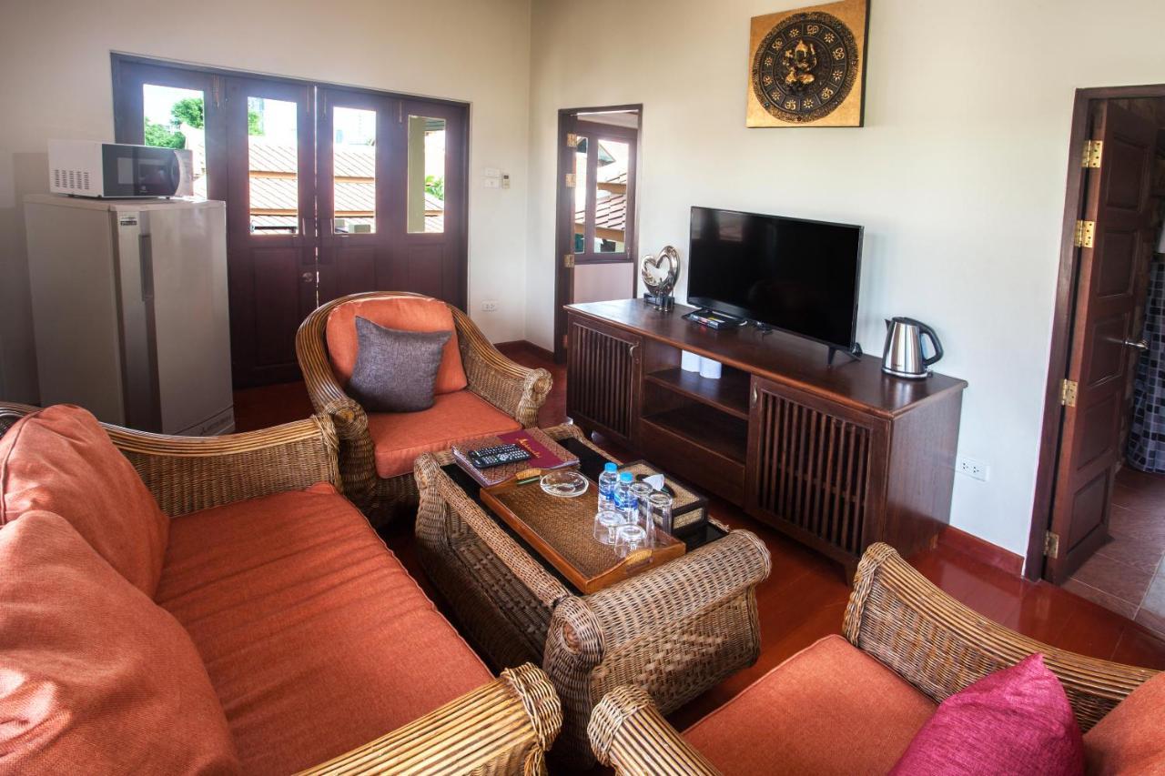 Achawalai Residence Village By Song Pantai Jomtien Luaran gambar