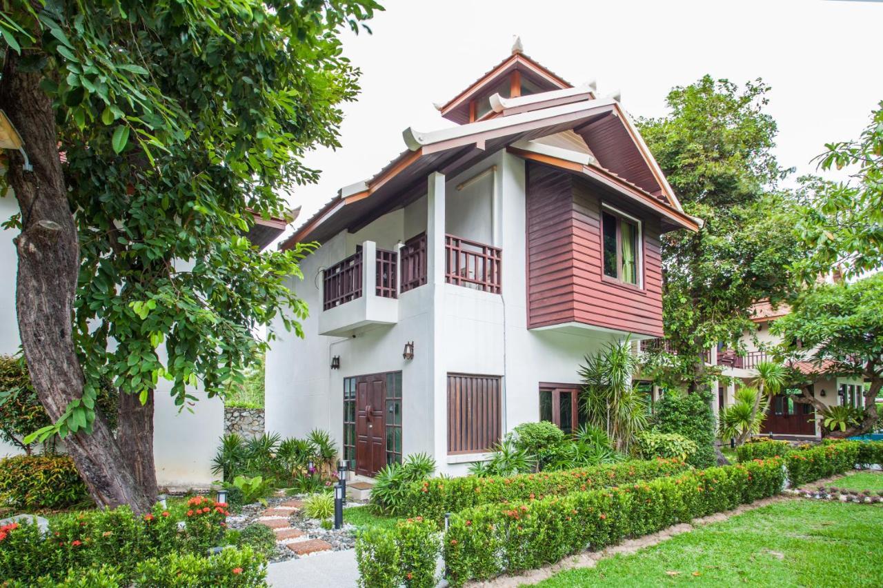 Achawalai Residence Village By Song Pantai Jomtien Luaran gambar