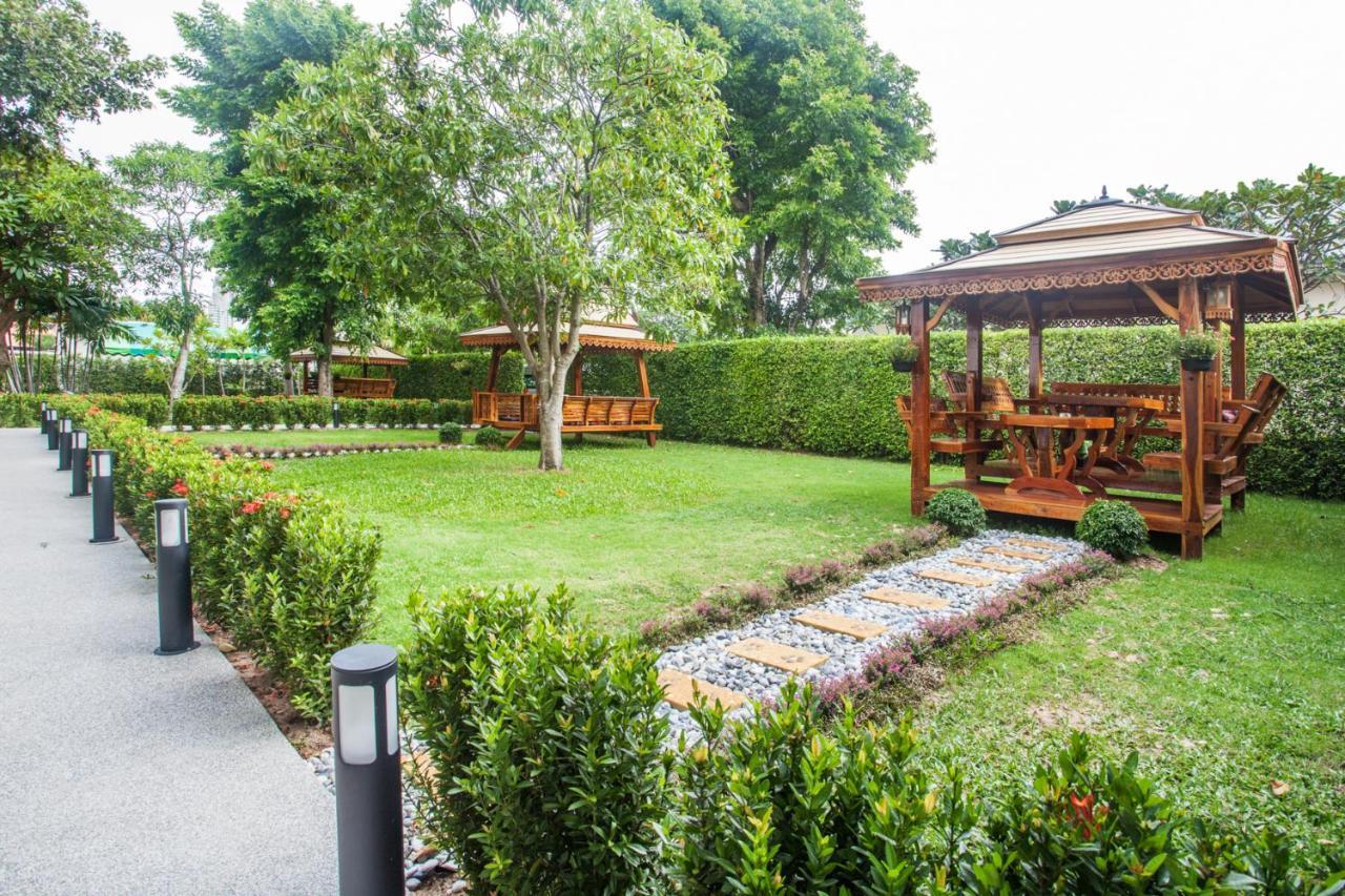 Achawalai Residence Village By Song Pantai Jomtien Luaran gambar